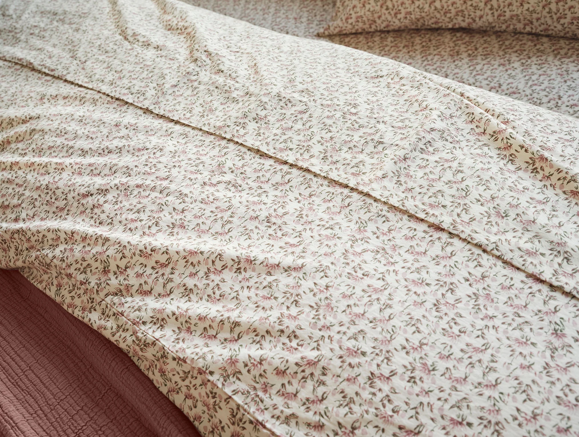 Coyuchi Organic Print Percale Duvet Cover - Image 4