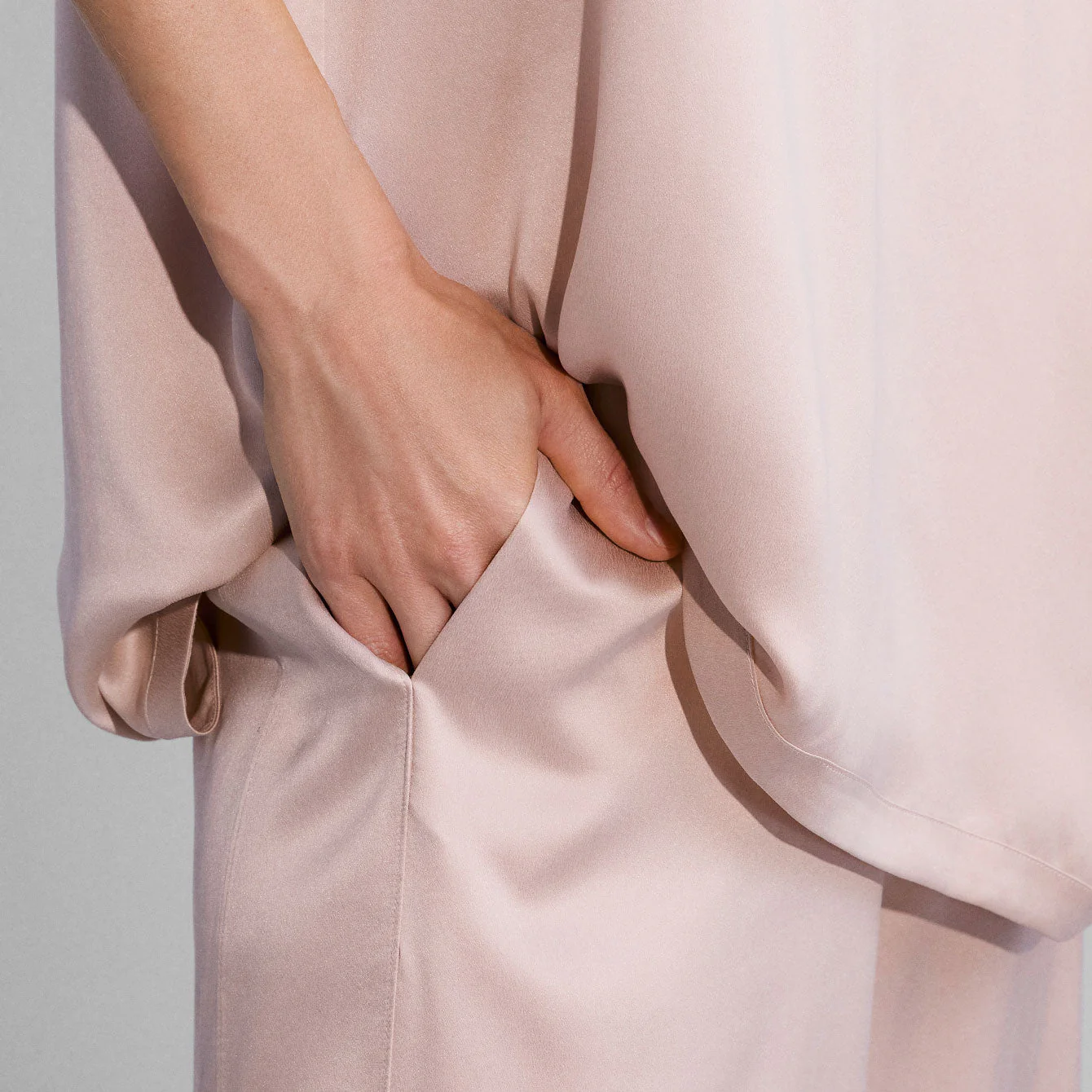 Lunya Washable Silk Tee Pant Set - Image 6