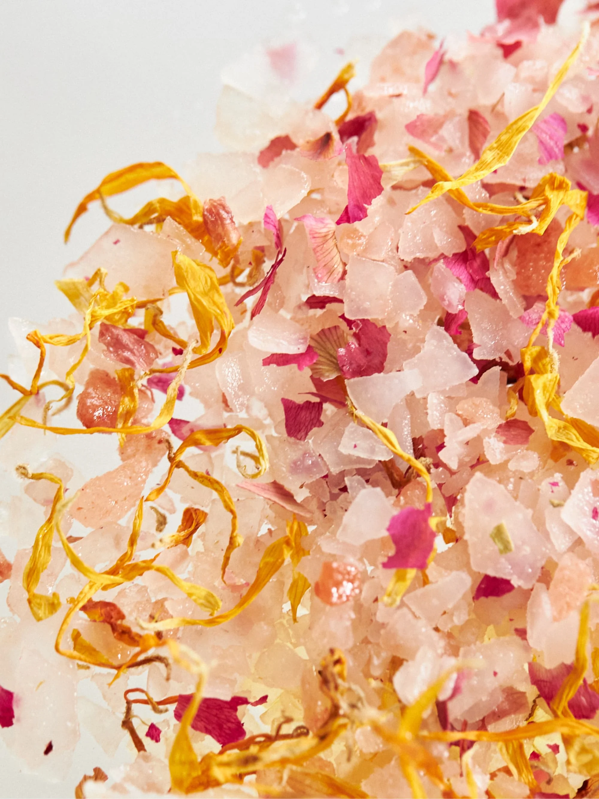 Snoozy Bath Soak with Magnesium Flakes - Image 4